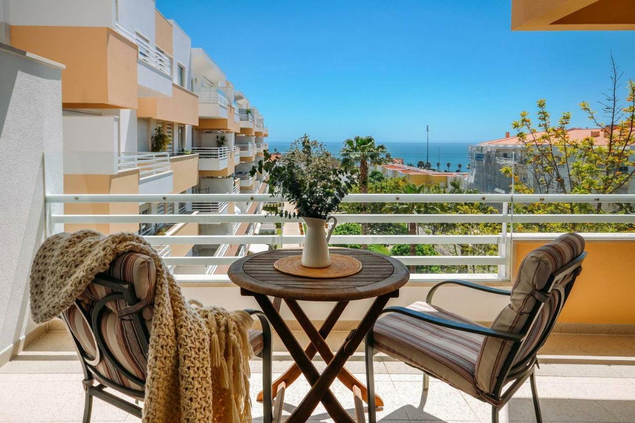 Fantastic Seaside Family Apartment With Pool Parede Kültér fotó